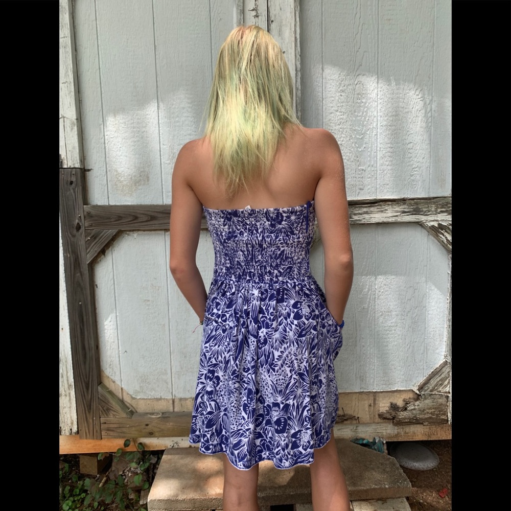 Pocket Dress - Picture 2 of 4